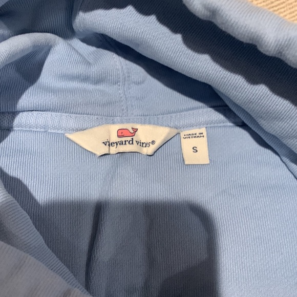 Vineyard Vines Light Blue Pull Over - SIZE SMALL! - Picture 3 of 5